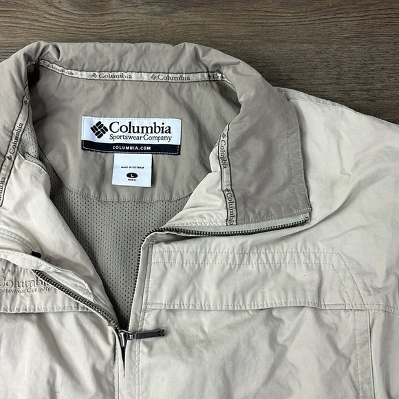 Columbia Men’s Khaki Tan Zip Up Vented Jacket, size Large - Picture 4 of 12
